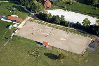 Vue oblique de Centre équestre à Neewiller-près-Lauterbourg dans le département Bas Rhin, France