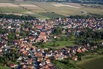 Roeschwoog de l'ouest à Rœschwoog dans le département Bas Rhin, France hors des airs
