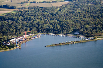 Vue aérienne de Chantier naval Karcher GmbH, Marina à le quartier Honau in Rheinau dans le département Bade-Wurtemberg, Allemagne