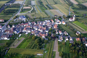 Vue aérienne de Le quartier de Zimmern vu du sud à le quartier Urloffen in Appenweier dans le département Bade-Wurtemberg, Allemagne