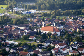 Vue aérienne de Église à le quartier Urloffen in Appenweier dans le département Bade-Wurtemberg, Allemagne
