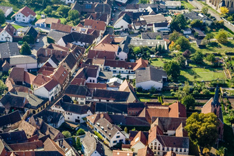 Vue aérienne de Kirchstr à Birkweiler dans le département Rhénanie-Palatinat, Allemagne
