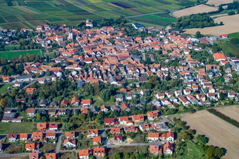 Vue aérienne de Vue de la ville depuis le sud à le quartier Mörzheim in Landau in der Pfalz dans le département Rhénanie-Palatinat, Allemagne