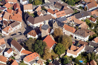 Vue oblique de Vue des rues et des maisons dans les quartiers résidentiels à le quartier Billigheim in Billigheim-Ingenheim dans le département Rhénanie-Palatinat, Allemagne