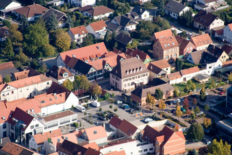 Vue aérienne de Dierbachweg x Bahnhofstr à Kandel dans le département Rhénanie-Palatinat, Allemagne