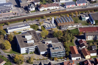 Lycée Ludwig-Marum Pfinztal à le quartier Berghausen in Pfinztal dans le département Bade-Wurtemberg, Allemagne vue du ciel