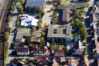 Vue aérienne de Au stade à le quartier Berghausen in Pfinztal dans le département Bade-Wurtemberg, Allemagne