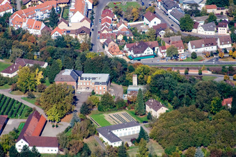 Vue aérienne de Centre de technologie agricole d'Augustenburg à le quartier Durlach in Karlsruhe dans le département Bade-Wurtemberg, Allemagne