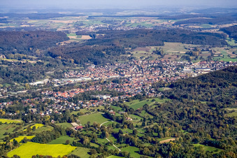 Vue aérienne de Du sud-ouest à le quartier Berghausen in Pfinztal dans le département Bade-Wurtemberg, Allemagne