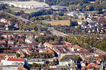 Vue aérienne de Sortie d'autoroute A5 Karlsruhe/Durlach à le quartier Durlach in Karlsruhe dans le département Bade-Wurtemberg, Allemagne