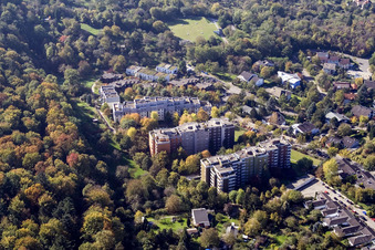 Vue aérienne de Immeubles résidentiels de grande hauteur sur la Max Beckmannstrasse dans le quartier Geigersberg de la ville à le quartier Durlach in Karlsruhe dans le département Bade-Wurtemberg, Allemagne
