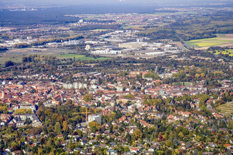 Vue aérienne de Ville du sud à le quartier Durlach in Karlsruhe dans le département Bade-Wurtemberg, Allemagne
