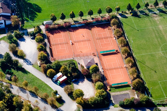 Vue aérienne de Club de tennis à le quartier Hohenwettersbach in Karlsruhe dans le département Bade-Wurtemberg, Allemagne