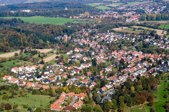 Vue aérienne de Village - Vue à le quartier Grünwettersbach in Karlsruhe dans le département Bade-Wurtemberg, Allemagne
