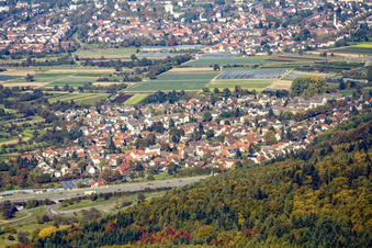 Vue aérienne de De l'est à le quartier Wolfartsweier in Karlsruhe dans le département Bade-Wurtemberg, Allemagne
