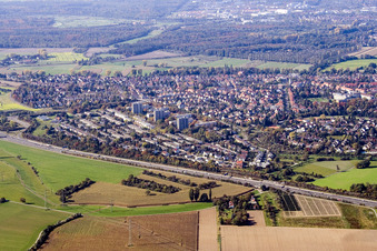 Vue aérienne de De l'est à le quartier Rüppurr in Karlsruhe dans le département Bade-Wurtemberg, Allemagne