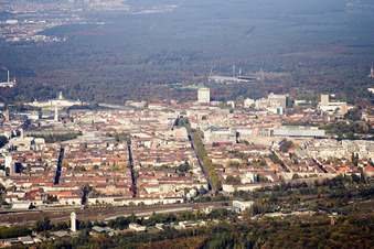 Vue aérienne de Du sud à le quartier Südstadt in Karlsruhe dans le département Bade-Wurtemberg, Allemagne