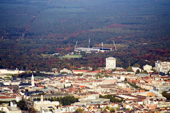 Vue aérienne de Du sud à le quartier Innenstadt-Ost in Karlsruhe dans le département Bade-Wurtemberg, Allemagne