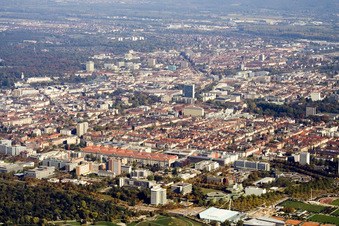 Vue aérienne de Quartier Südweststadt in Karlsruhe dans le département Bade-Wurtemberg, Allemagne