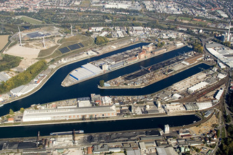 Vue oblique de Port du Rhin à le quartier Mühlburg in Karlsruhe dans le département Bade-Wurtemberg, Allemagne