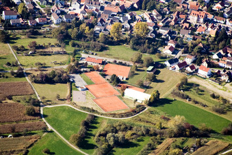 Vue aérienne de Club de tennis à le quartier Maximiliansau in Wörth am Rhein dans le département Rhénanie-Palatinat, Allemagne