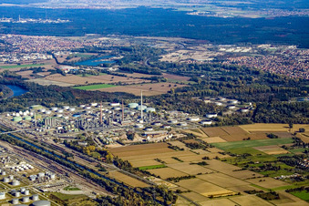 Vue aérienne de Raffinerie MIRO Shell/ExxonMobil/Ruhr Oel/Conoco Karlsruhe raffinerie à le quartier Knielingen in Karlsruhe dans le département Bade-Wurtemberg, Allemagne