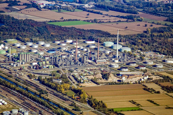 Vue oblique de Raffinerie MIRO Shell/ExxonMobil/Ruhr Oel/Conoco Karlsruhe raffinerie à le quartier Knielingen in Karlsruhe dans le département Bade-Wurtemberg, Allemagne