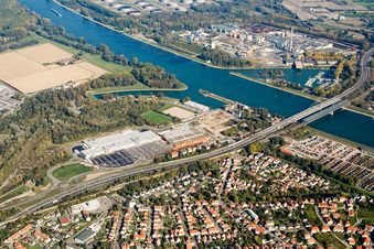 Vue aérienne de Parc commercial Maximilian Center à le quartier Maximiliansau in Wörth am Rhein dans le département Rhénanie-Palatinat, Allemagne