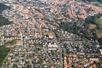 Vue aérienne de Vue de la ville depuis le sud à Jockgrim dans le département Rhénanie-Palatinat, Allemagne