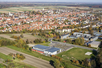 Salle Bienwald Kandel à Kandel dans le département Rhénanie-Palatinat, Allemagne du point de vue du drone