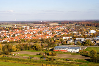 Enregistrement par drone de Salle Bienwald Kandel à Kandel dans le département Rhénanie-Palatinat, Allemagne