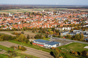 Salle Bienwald Kandel à Kandel dans le département Rhénanie-Palatinat, Allemagne d'un drone