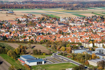 Salle Bienwald Kandel à Kandel dans le département Rhénanie-Palatinat, Allemagne du point de vue du drone