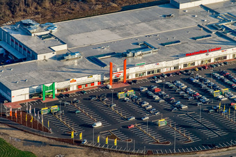 Vue oblique de Baptême du marché au Centre Maximilien à le quartier Maximiliansau in Wörth am Rhein dans le département Rhénanie-Palatinat, Allemagne