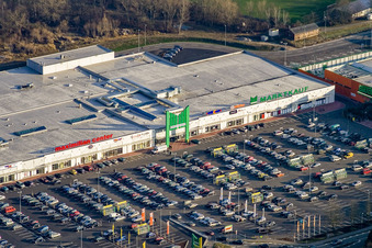 Baptême du marché au Centre Maximilien à le quartier Maximiliansau in Wörth am Rhein dans le département Rhénanie-Palatinat, Allemagne d'en haut