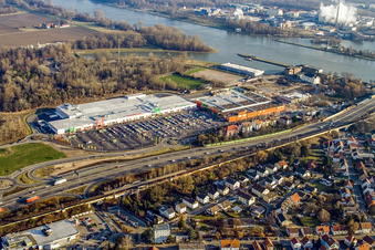 Baptême du marché au Centre Maximilien à le quartier Maximiliansau in Wörth am Rhein dans le département Rhénanie-Palatinat, Allemagne hors des airs