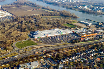 Baptême du marché au Centre Maximilien à le quartier Maximiliansau in Wörth am Rhein dans le département Rhénanie-Palatinat, Allemagne depuis l'avion