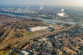 Vue oblique de Centre Maximilien à le quartier Maximiliansau in Wörth am Rhein dans le département Rhénanie-Palatinat, Allemagne