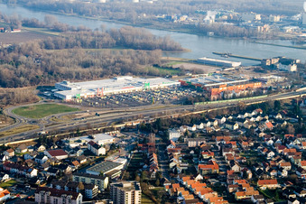 Vue aérienne de Centre commercial Maximilianscenter à le quartier Maximiliansau in Wörth am Rhein dans le département Rhénanie-Palatinat, Allemagne