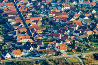 Vue aérienne de Marienstr à le quartier Maximiliansau in Wörth am Rhein dans le département Rhénanie-Palatinat, Allemagne