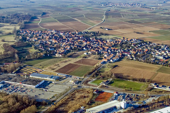 Vue aérienne de Vue de la ville depuis le sud, zone industrielle à Rohrbach dans le département Rhénanie-Palatinat, Allemagne