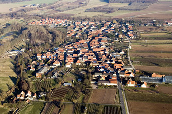 Vue aérienne de Vue sur le village à Winden dans le département Rhénanie-Palatinat, Allemagne