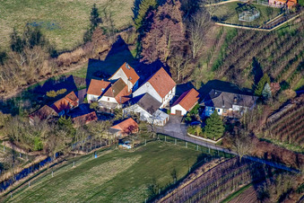 Moulin à vent à Winden dans le département Rhénanie-Palatinat, Allemagne depuis l'avion