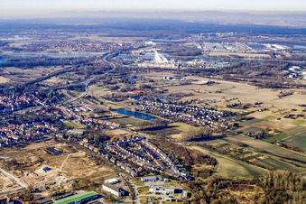 Vue aérienne de Blindstraße et Bruchweg à le quartier Knielingen in Karlsruhe dans le département Bade-Wurtemberg, Allemagne