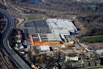 Vue aérienne de Centre Maximilien vu de l'ouest à le quartier Maximiliansau in Wörth am Rhein dans le département Rhénanie-Palatinat, Allemagne