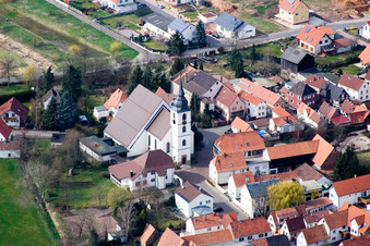 Vue aérienne de Paroisse Saint-Joseph à Offenbach an der Queich dans le département Rhénanie-Palatinat, Allemagne