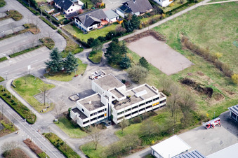 Hôtel de ville municipal à Offenbach an der Queich dans le département Rhénanie-Palatinat, Allemagne d'en haut