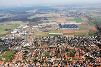 Photographie aérienne de Vue de la ville depuis l'ouest à Offenbach an der Queich dans le département Rhénanie-Palatinat, Allemagne