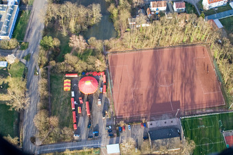 Vue aérienne de Cirque Weisheit sur le terrain de sport à Kandel dans le département Rhénanie-Palatinat, Allemagne