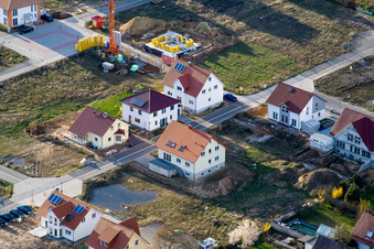 Sur la haute piste à Kandel dans le département Rhénanie-Palatinat, Allemagne depuis l'avion